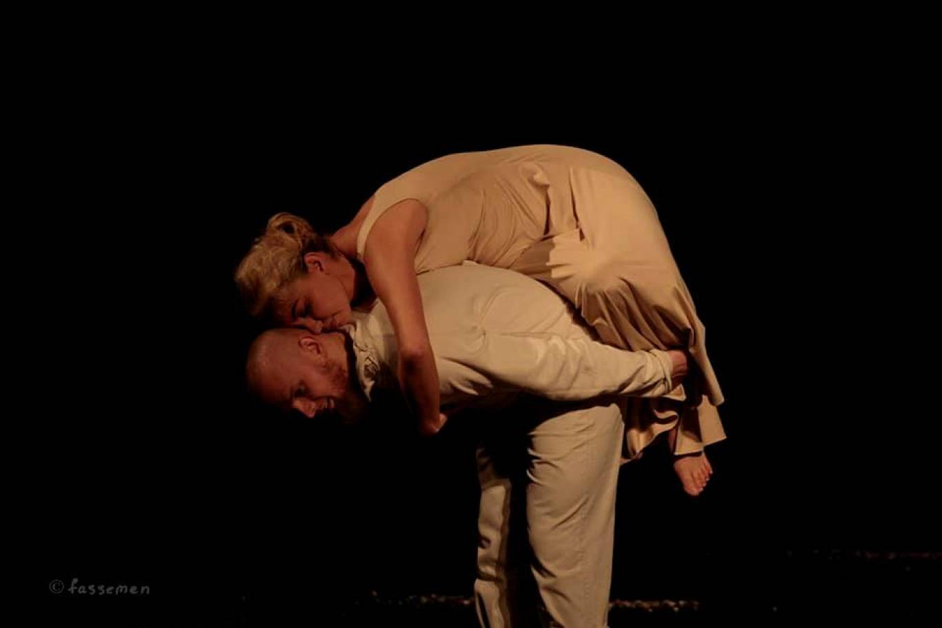 «Коханці». Вистава для дорослих до Дня закоханих