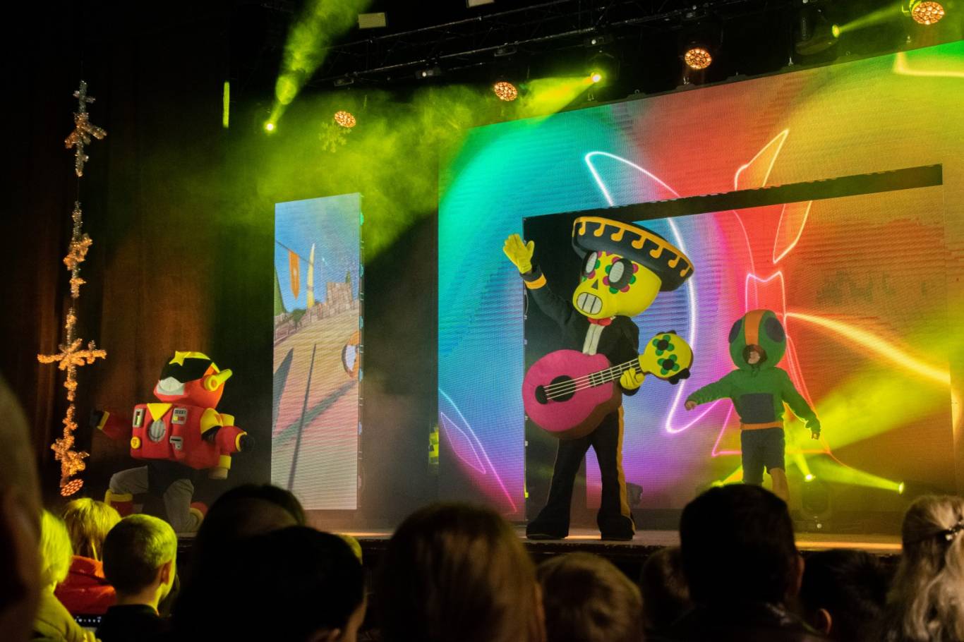 Шоу-спектакль Minecraft проти Brawl Stars