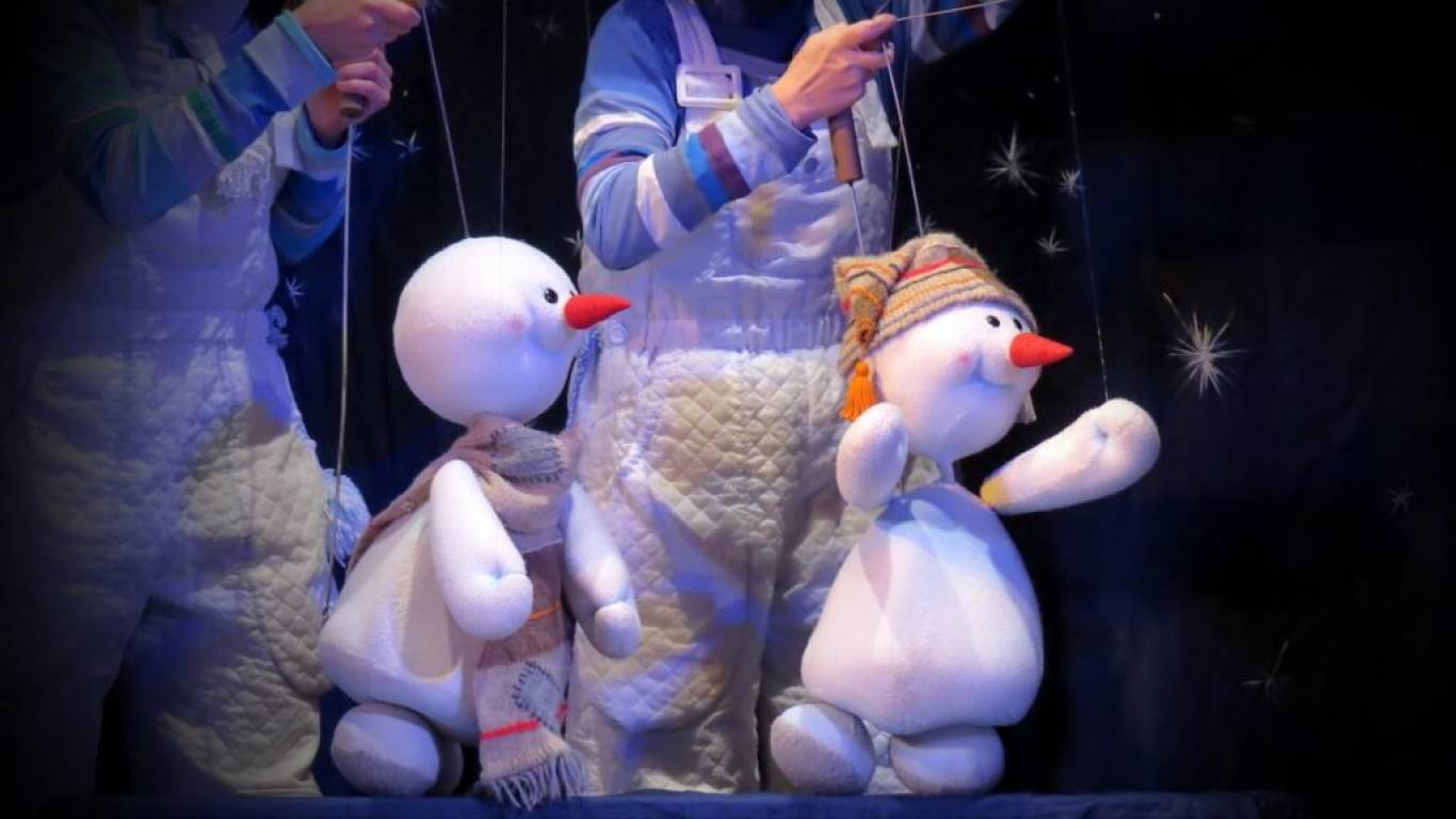 Лялькова вистава Сніговички і Сонечко