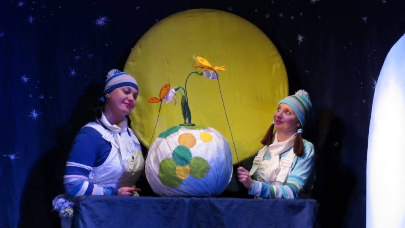 Лялькова вистава Сніговички і Сонечко