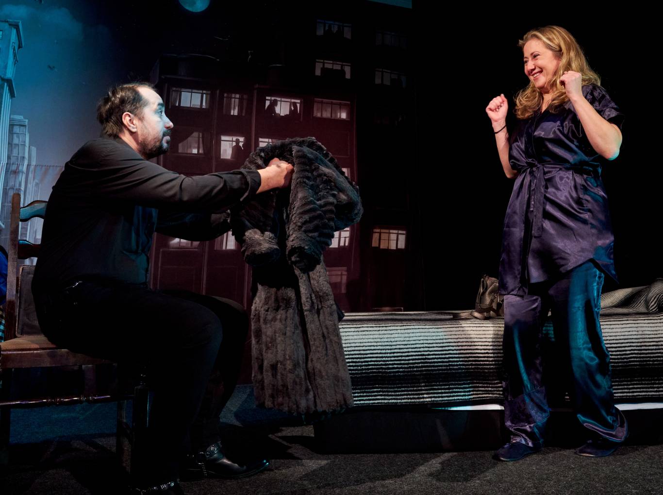 Чорний квадрат. Хто кого хоче...