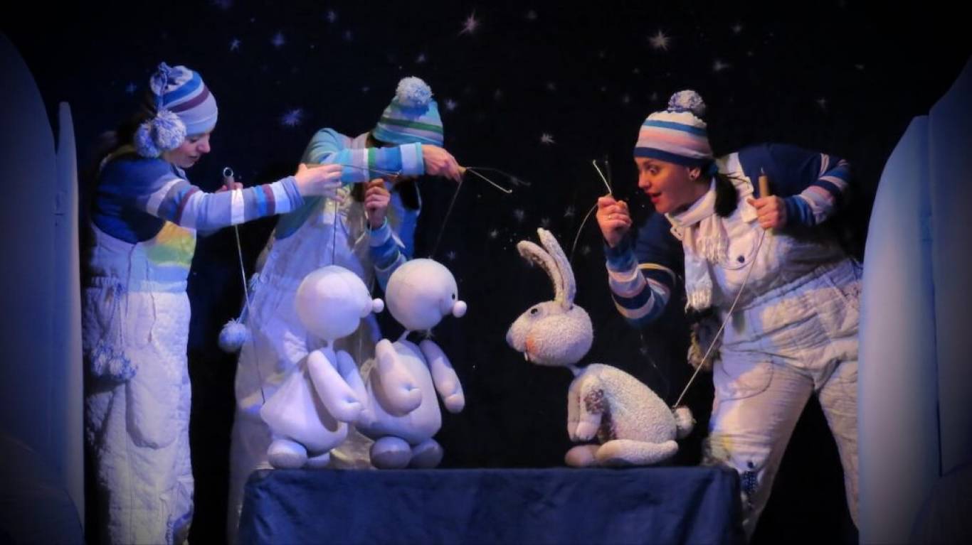 Лялькова вистава Сніговички і Сонечко