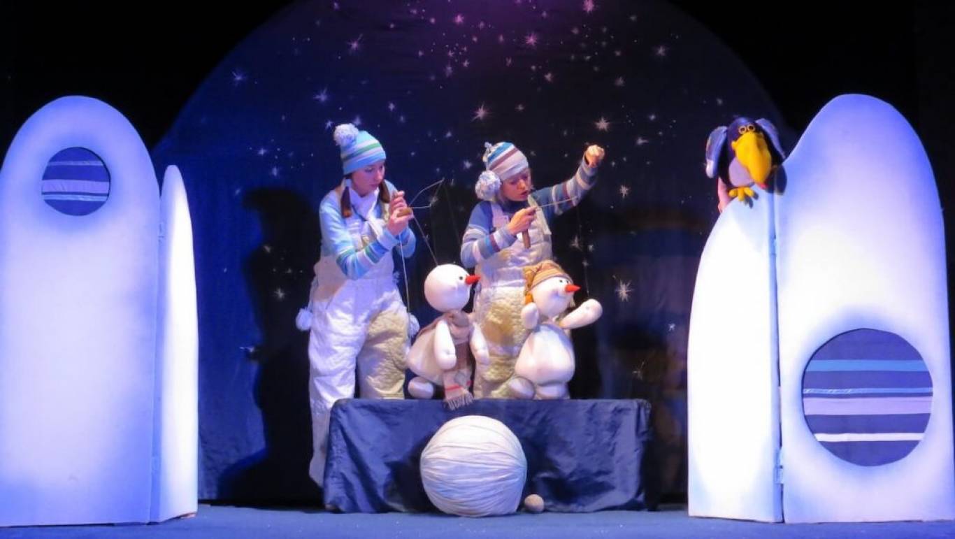 Лялькова вистава Сніговички і Сонечко