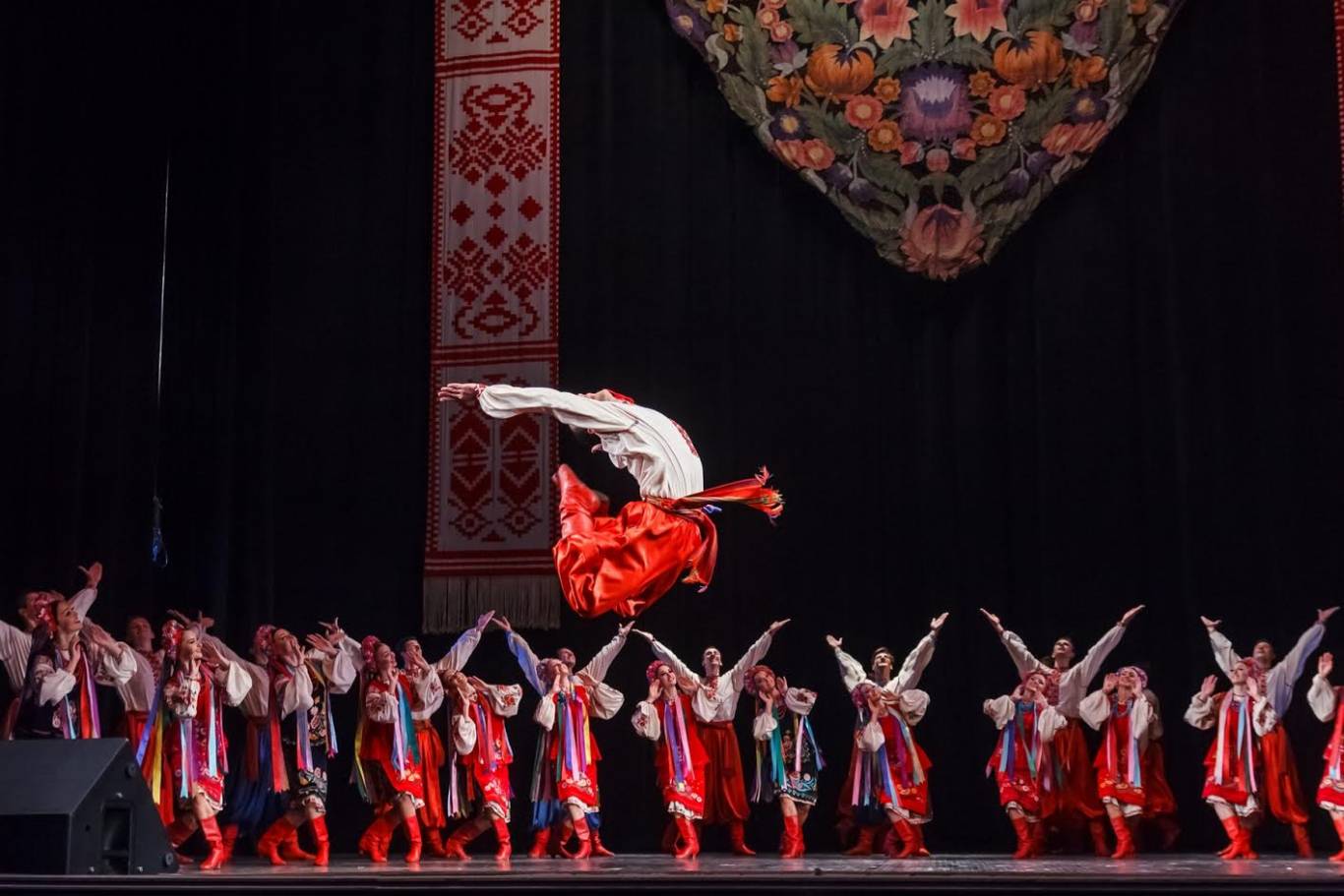 Концерт ансамблю танцю України ім. П. Вірського - Virsky. Легендарне шоу