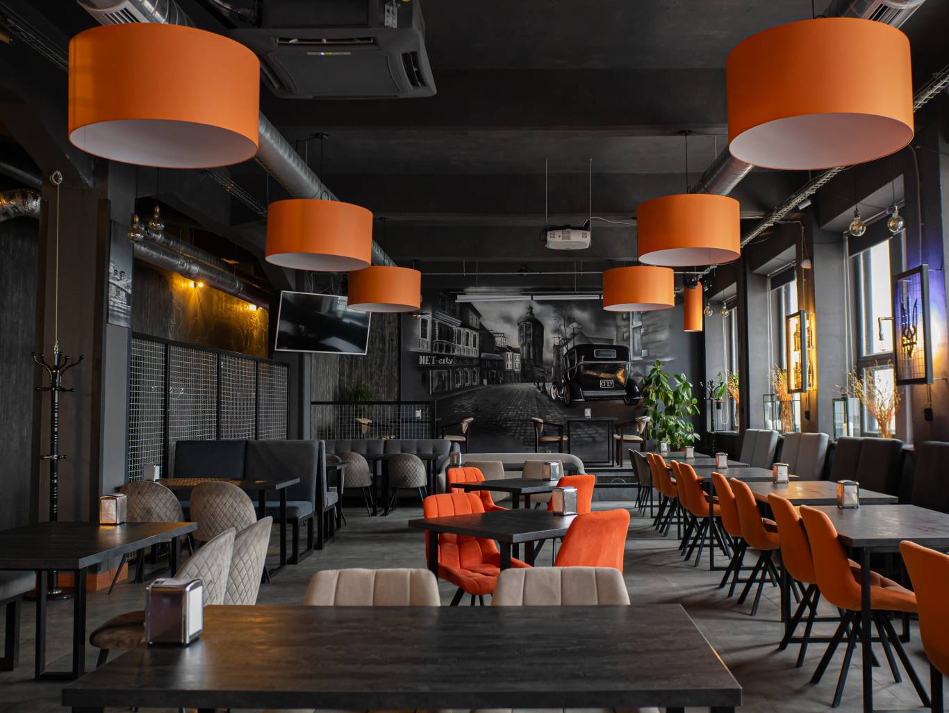 Яскравий  відпочинок у RestoBar CITY в Житомирі