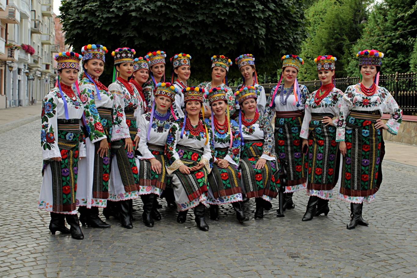 Концерт Заслуженого академічного буковинського ансамблю пісні і танцю "Буковинське Подвір'я