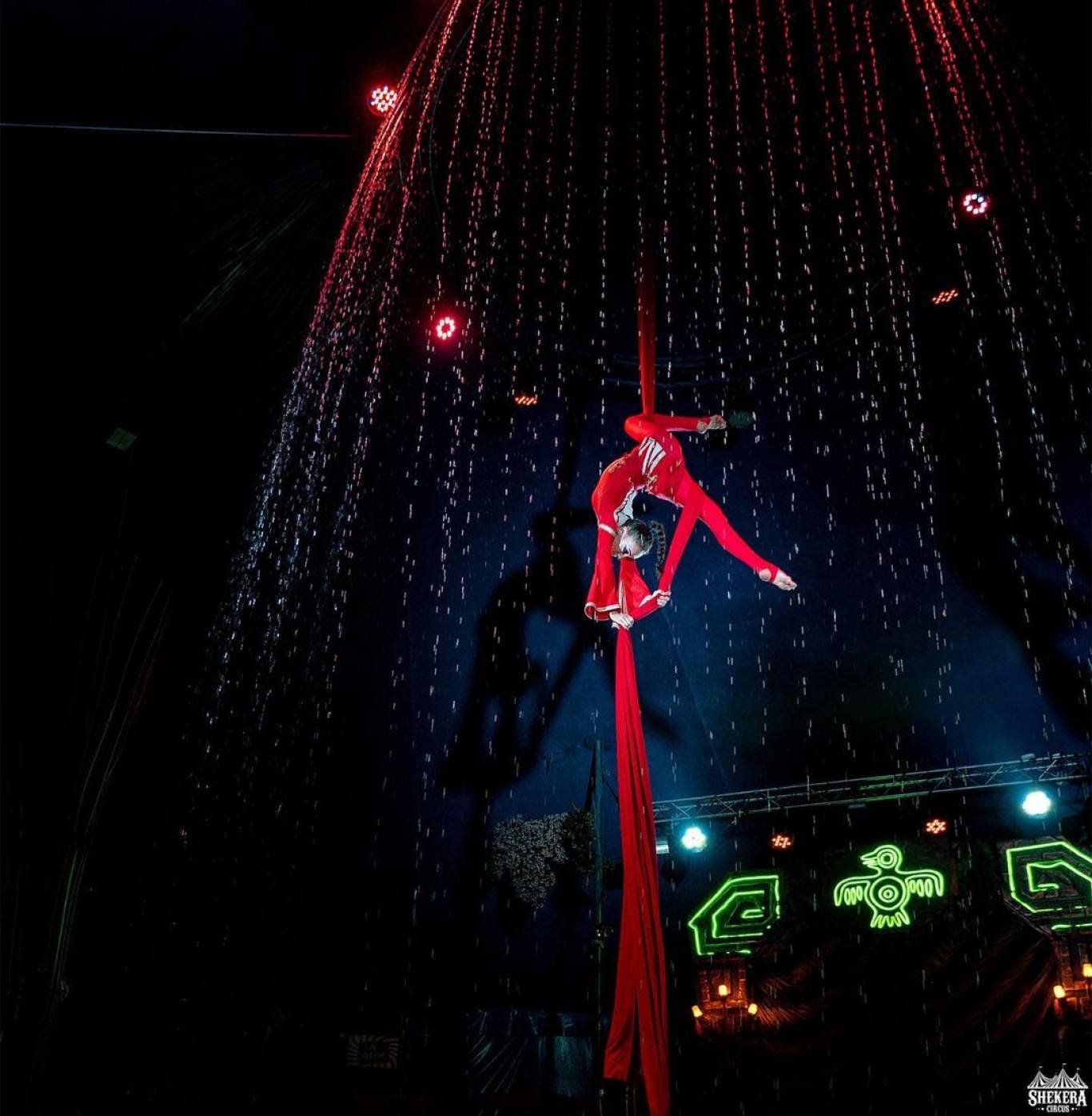 Цирк на воді  "Shekera" з грандіозною програмою Алазана у Вінниці