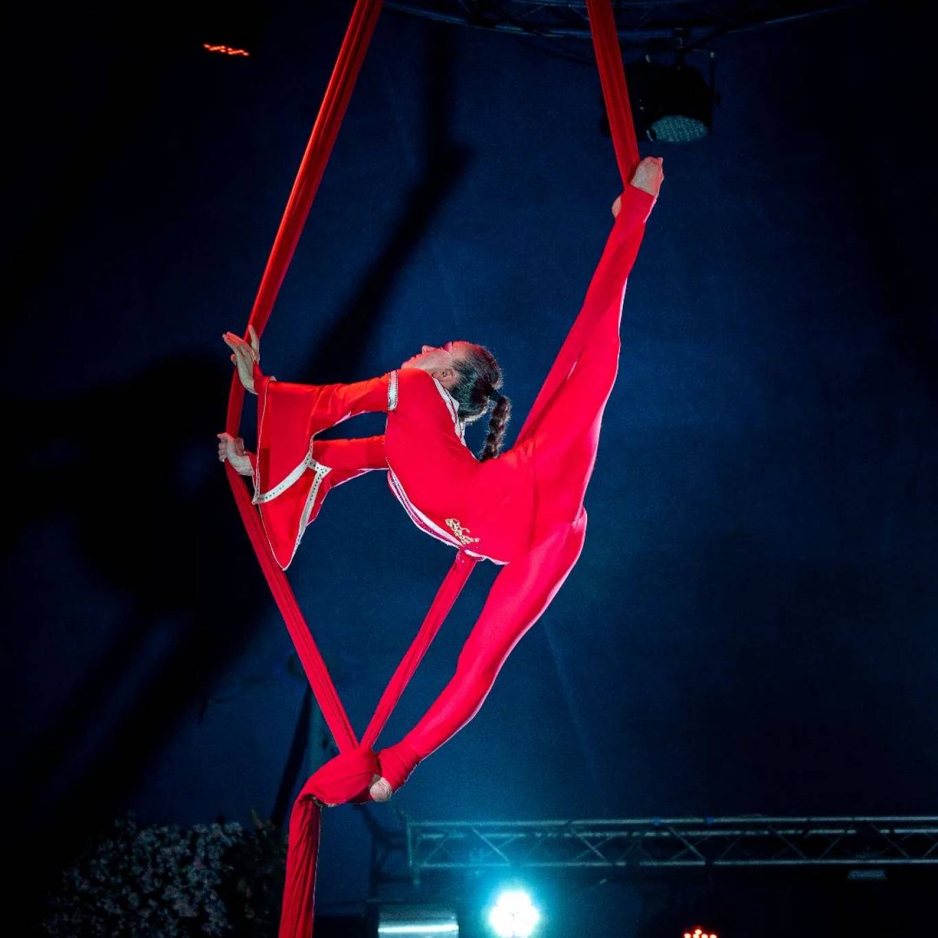 Цирк на воді  "Shekera" з грандіозною програмою Алазана у Вінниці