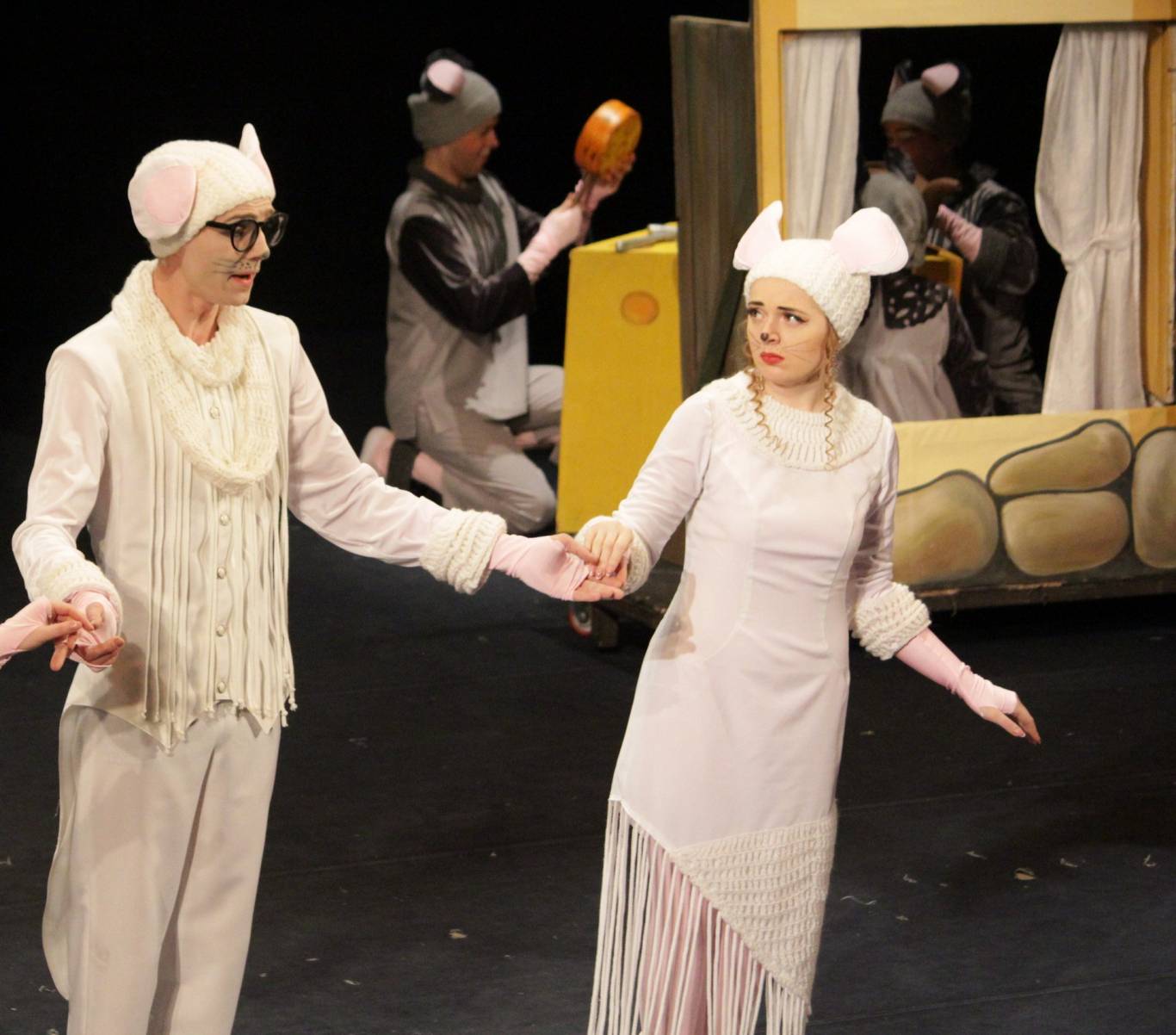 "Всі миші люблять сир". Музична казка