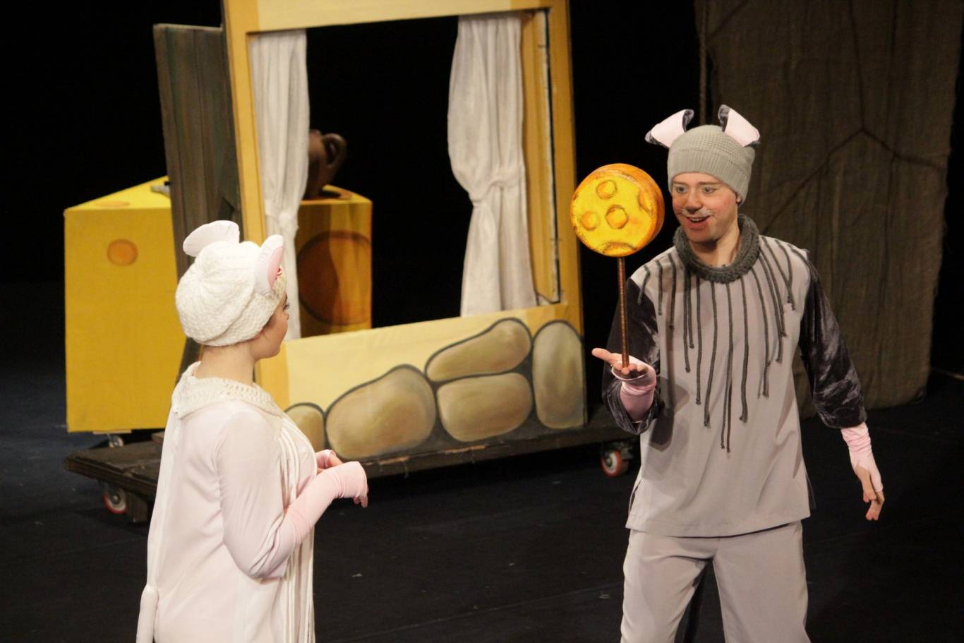 "Всі миші люблять сир". Музична казка