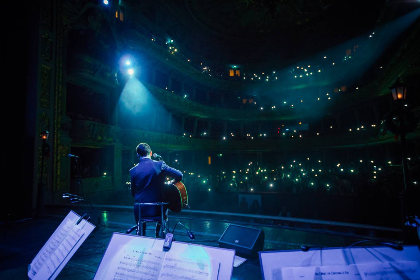 Різдвяний джаз при свічках