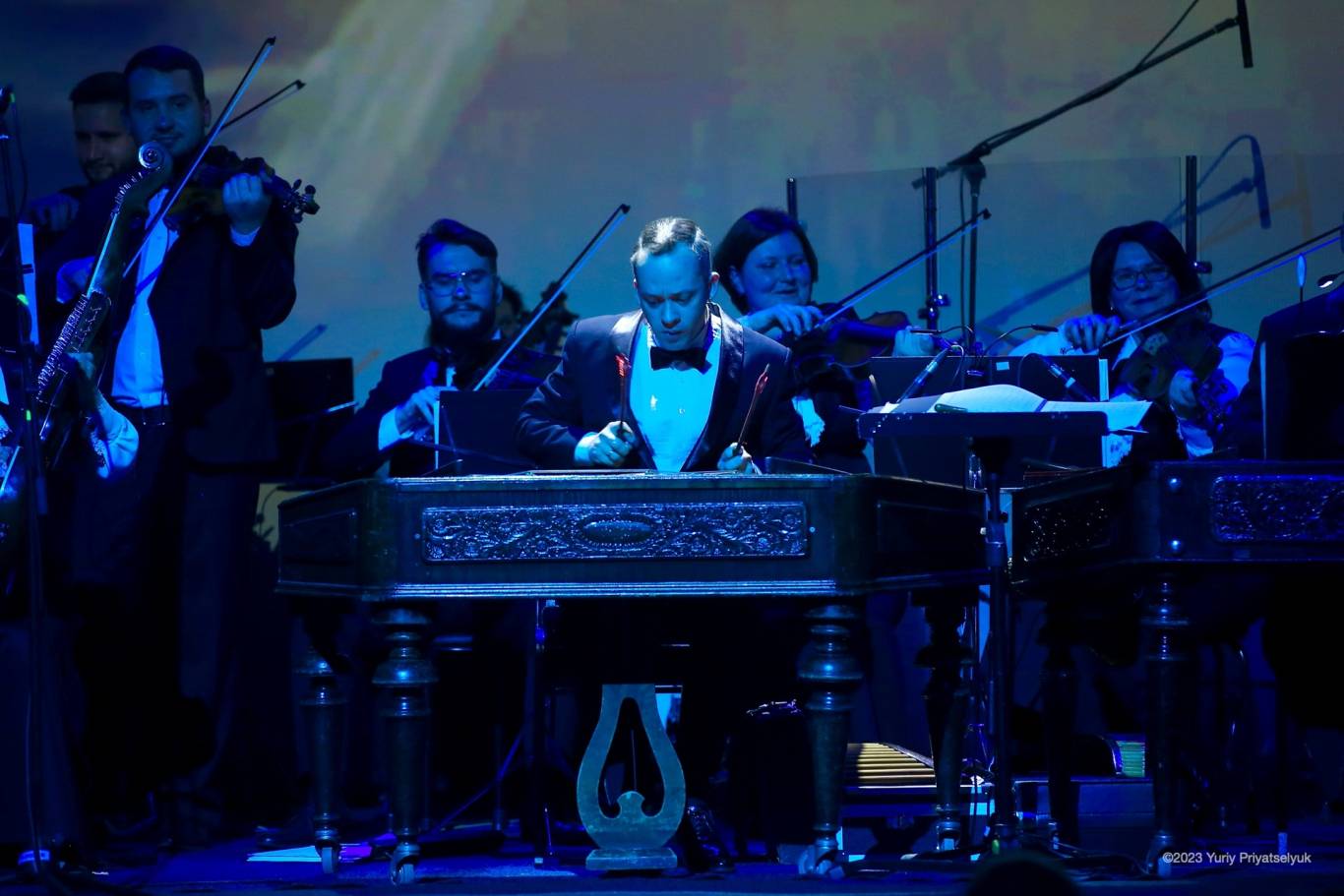 НАОНІ Оркестра . «Світові та українські  хіти»