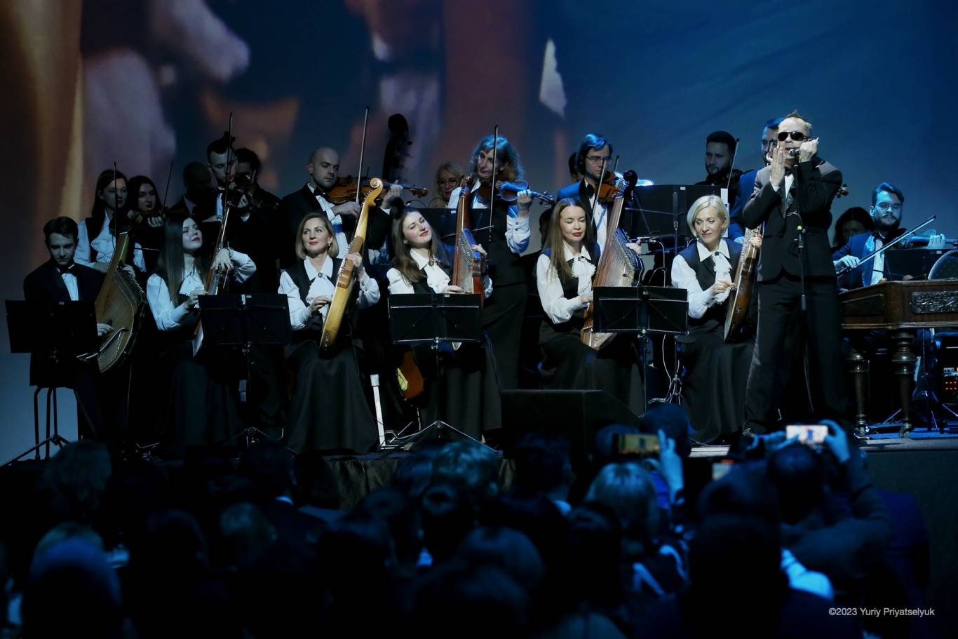 НАОНІ Оркестра . «Світові та українські  хіти»