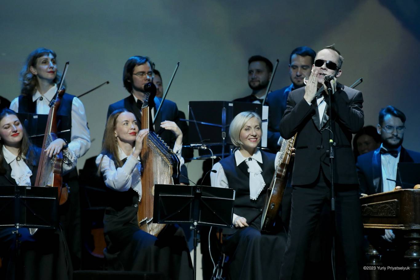 НАОНІ Оркестра . «Світові та українські  хіти»