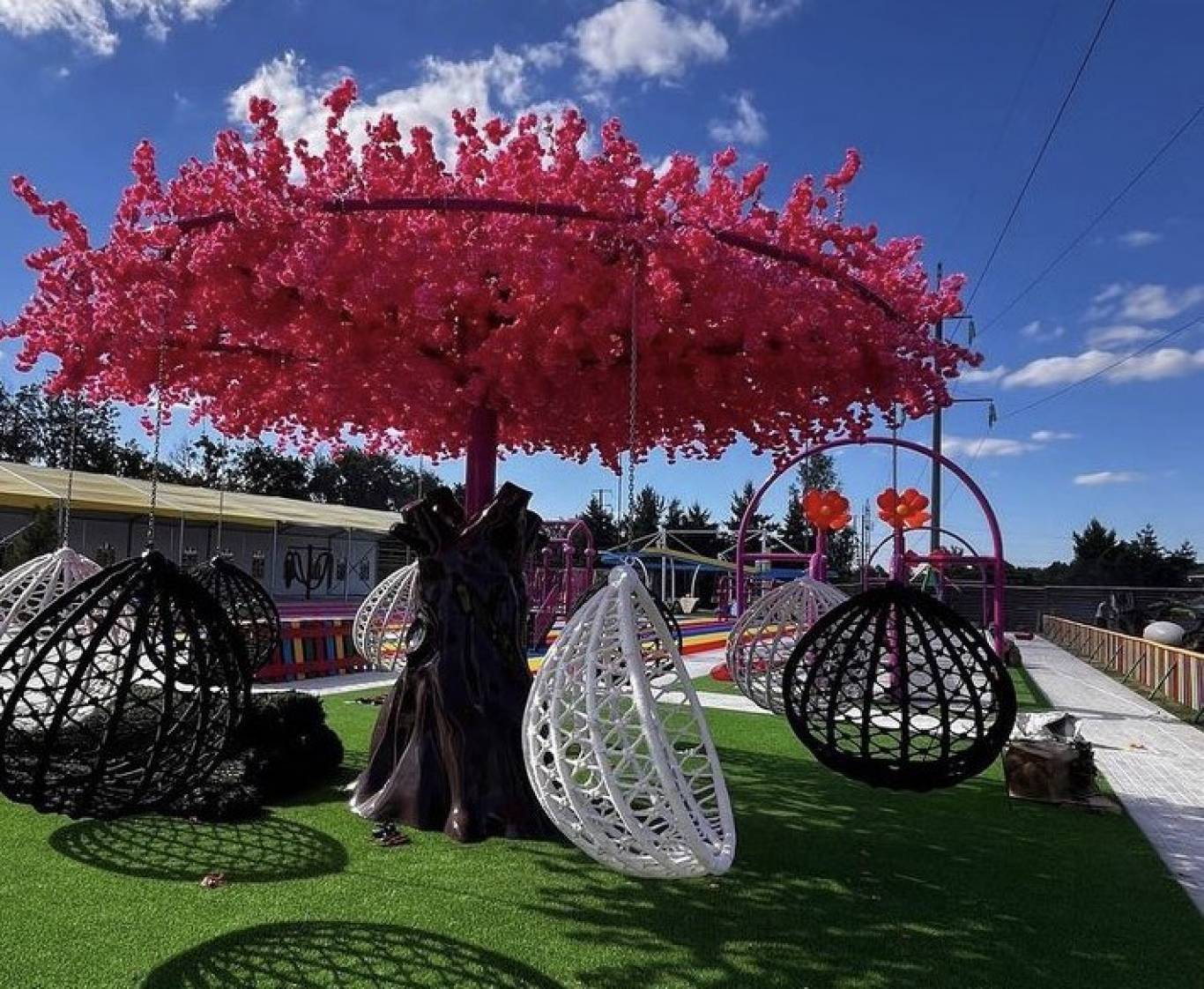 Сімейний відпочинок у Парку Динозаврів у Вінниці