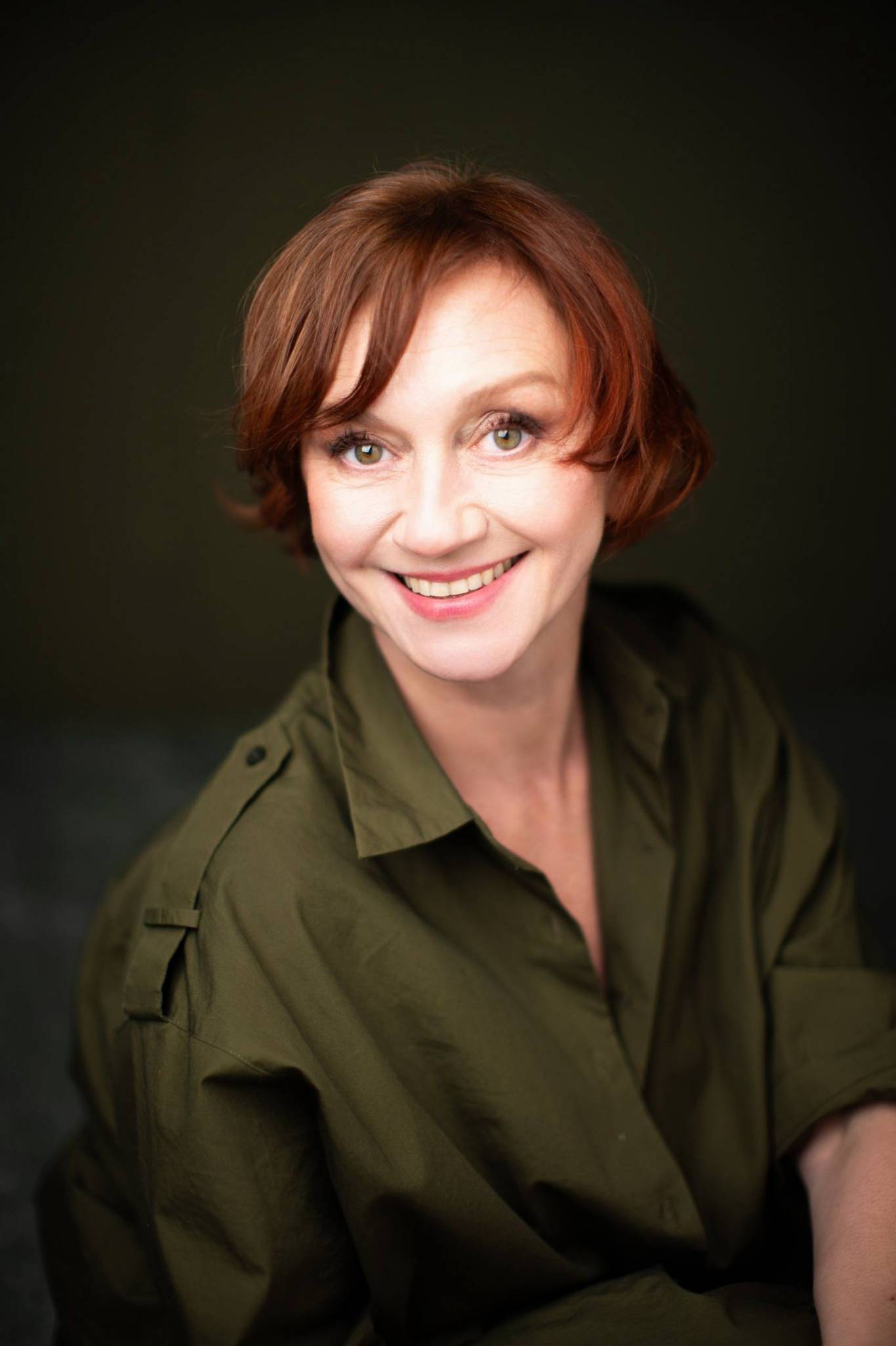 Прем’єра «Апельсиновий пунш» і зіркові акторки 15 лютого у Вінниці