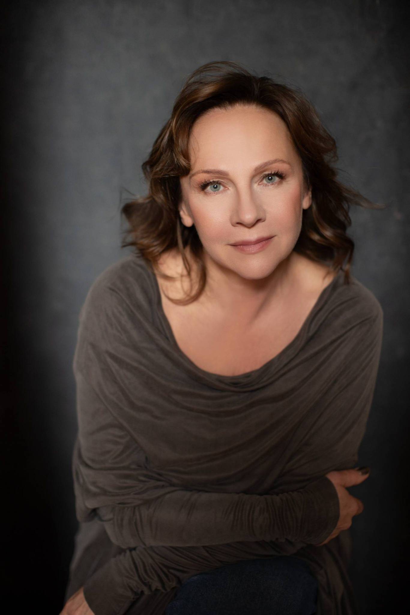 Прем’єра «Апельсиновий пунш» і зіркові акторки 15 лютого у Вінниці