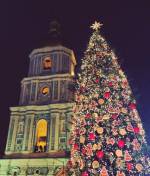 Святкування Різдва між двома дзвіницями на Софійській та Михайлівській площі