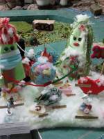 Святкова виставка сувенірів, ляльок та новорічних іграшок
