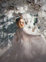 Vivienne Mort з вокальним квартетом