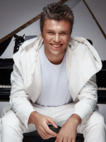 Євген Хмара шоу «Два Світи»